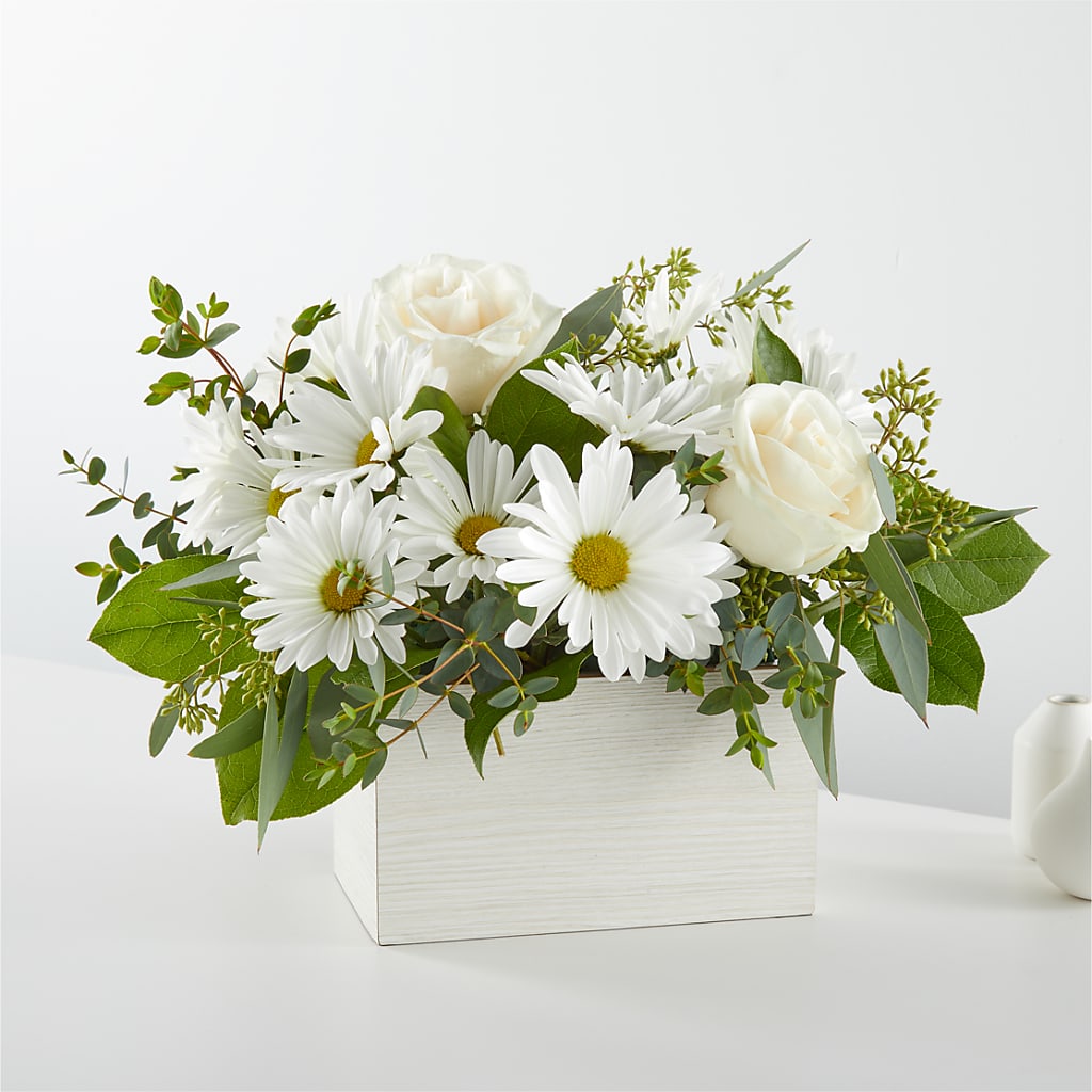 Fresh Linen Box Bouquet – Henderson Florist, Lebanon TN