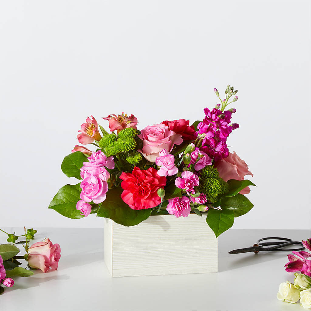 Sweetberry Box – A Florist Original – Henderson Florist, Lebanon TN
