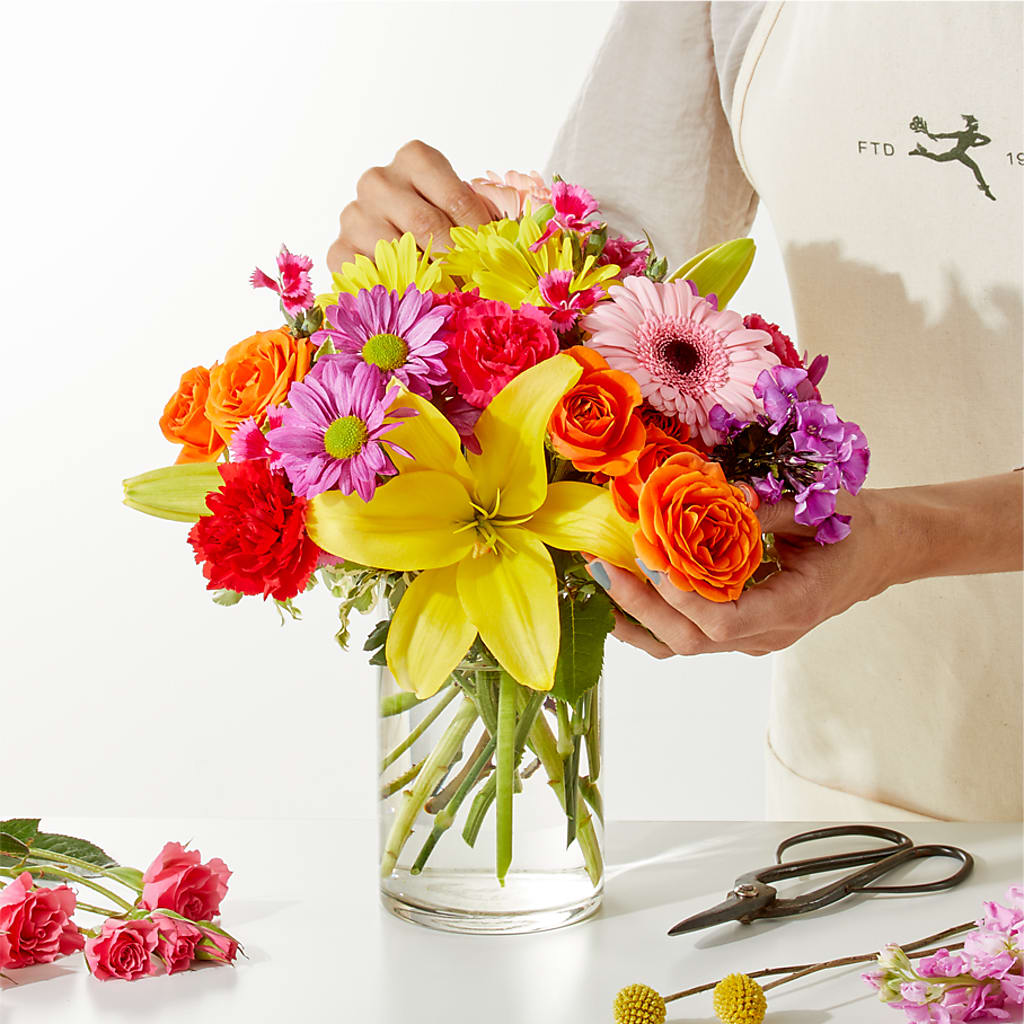 Cue the Confetti - A Florist Original – Henderson Florist, Lebanon TN