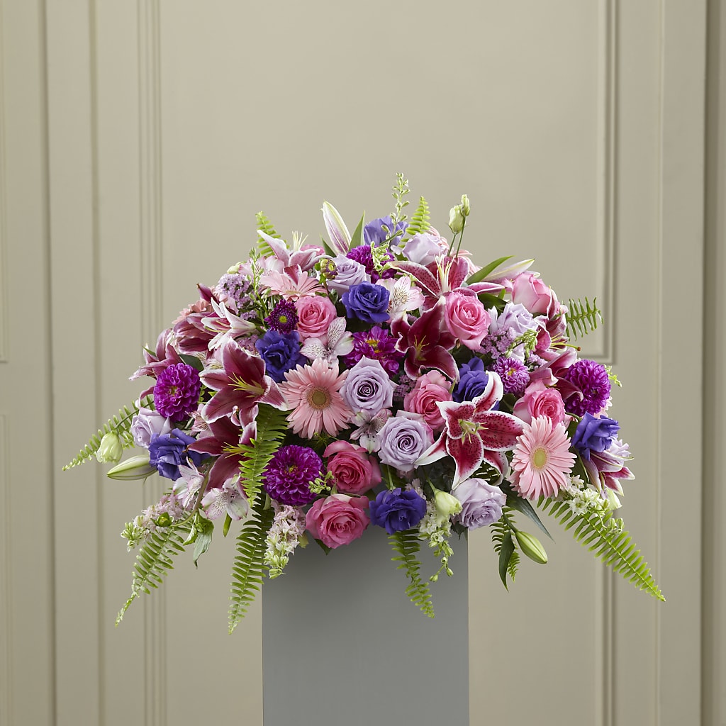 Fare Thee Well Pedestal – Henderson Florist, Lebanon TN