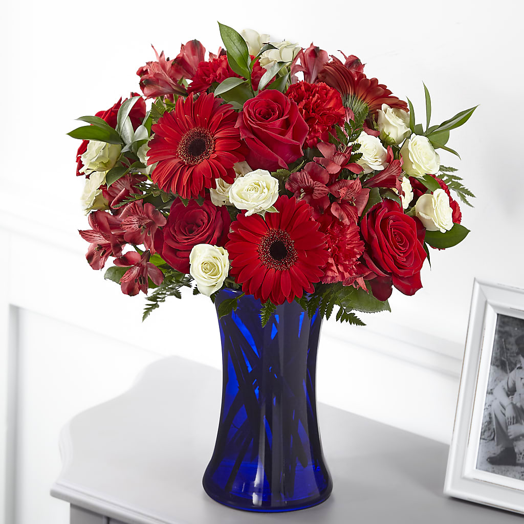 Hearts Embrace Bouquet – Henderson Florist, Lebanon TN