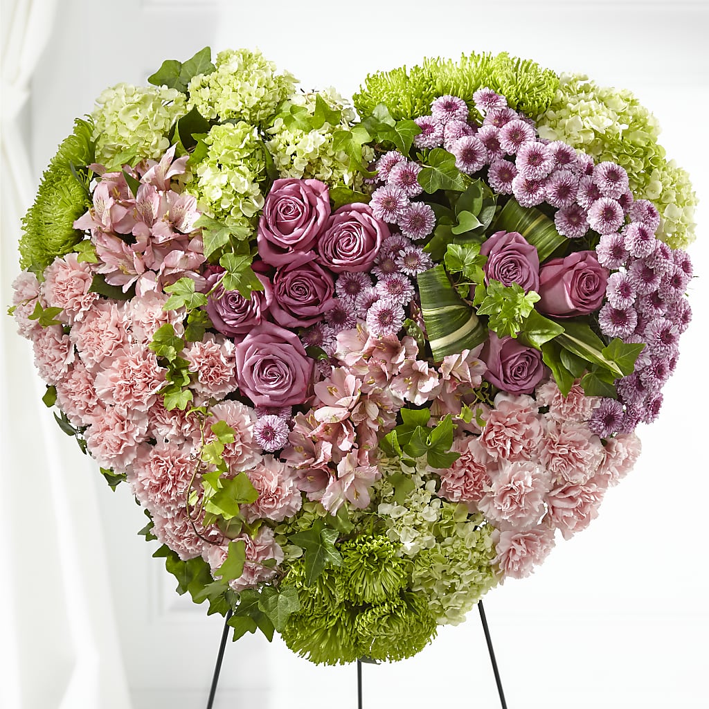 Heartwarming Standing Heart – Henderson Florist, Lebanon TN