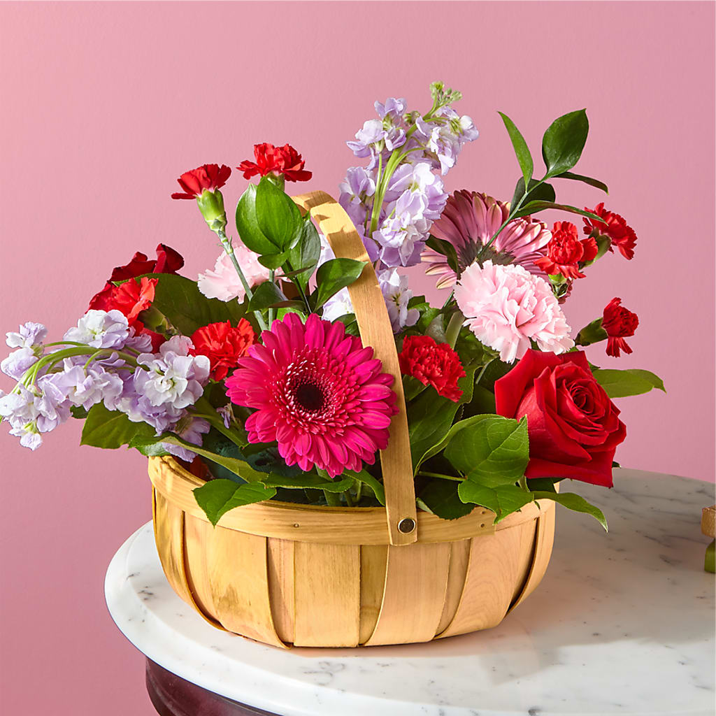 Pink Picnic Basket – Henderson Florist, Lebanon TN