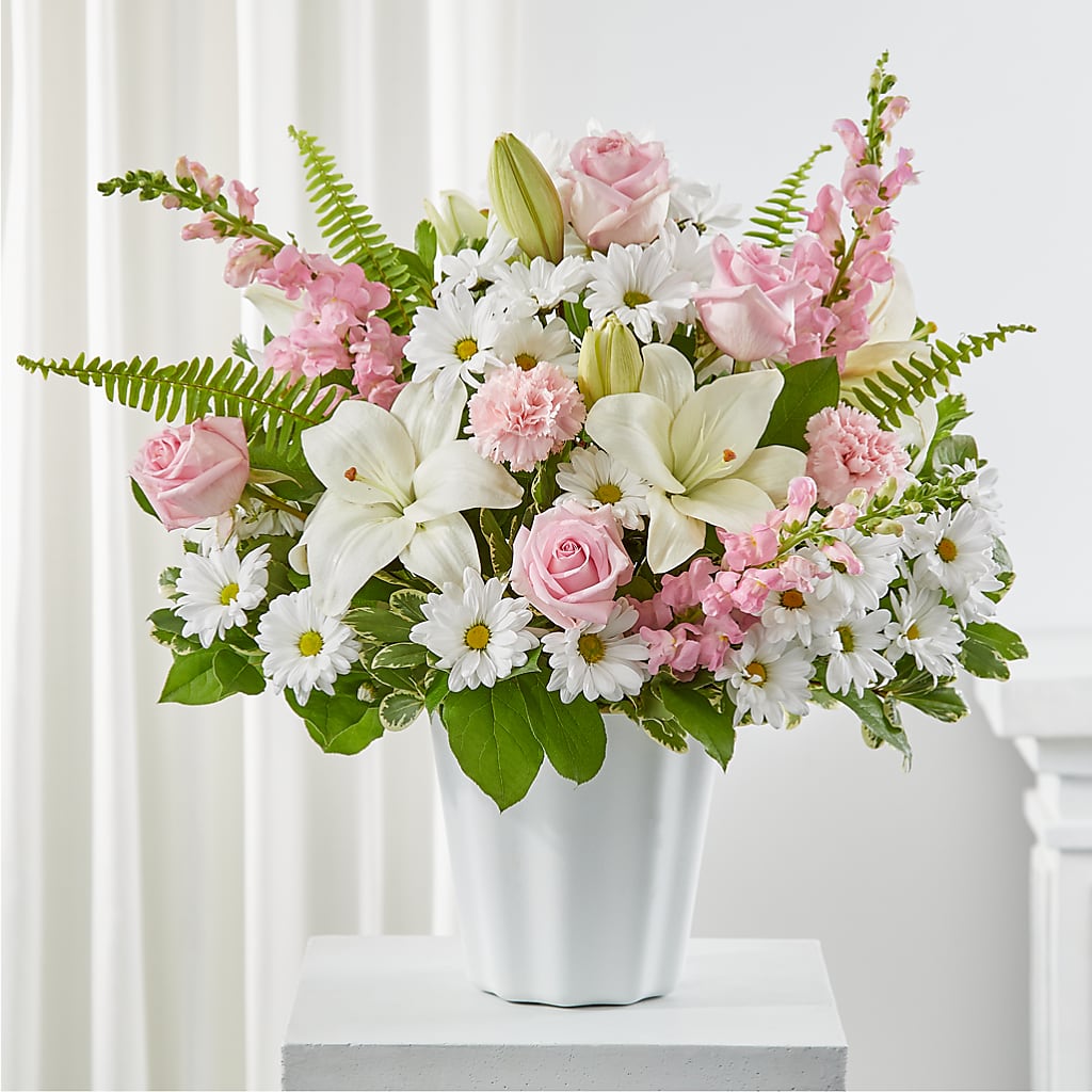 Soft Touch Tabletop Basket – Henderson Florist, Lebanon TN