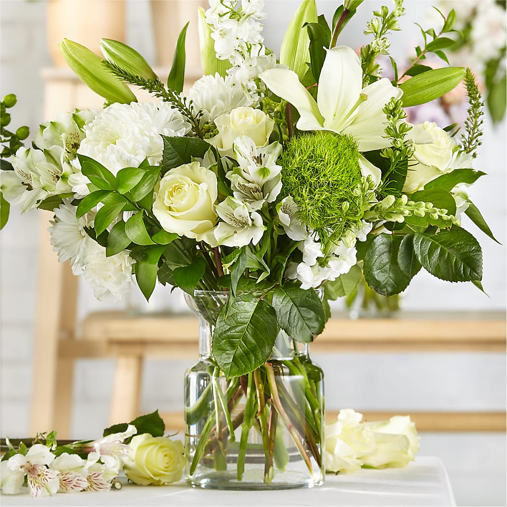 Classic Ivory – A Florist Original – Henderson Florist, Lebanon TN