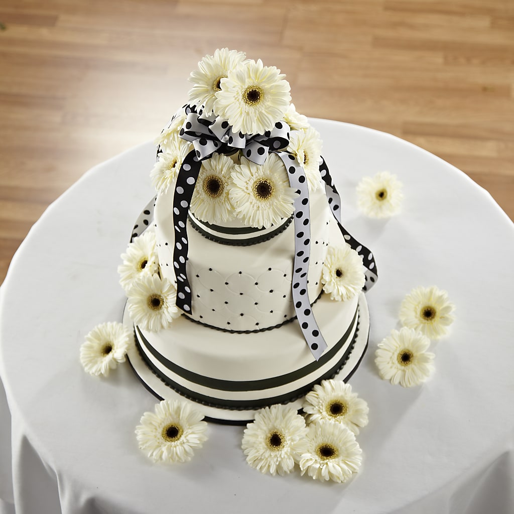 Simple Sophistication Cake Décor – Henderson Florist, Lebanon TN