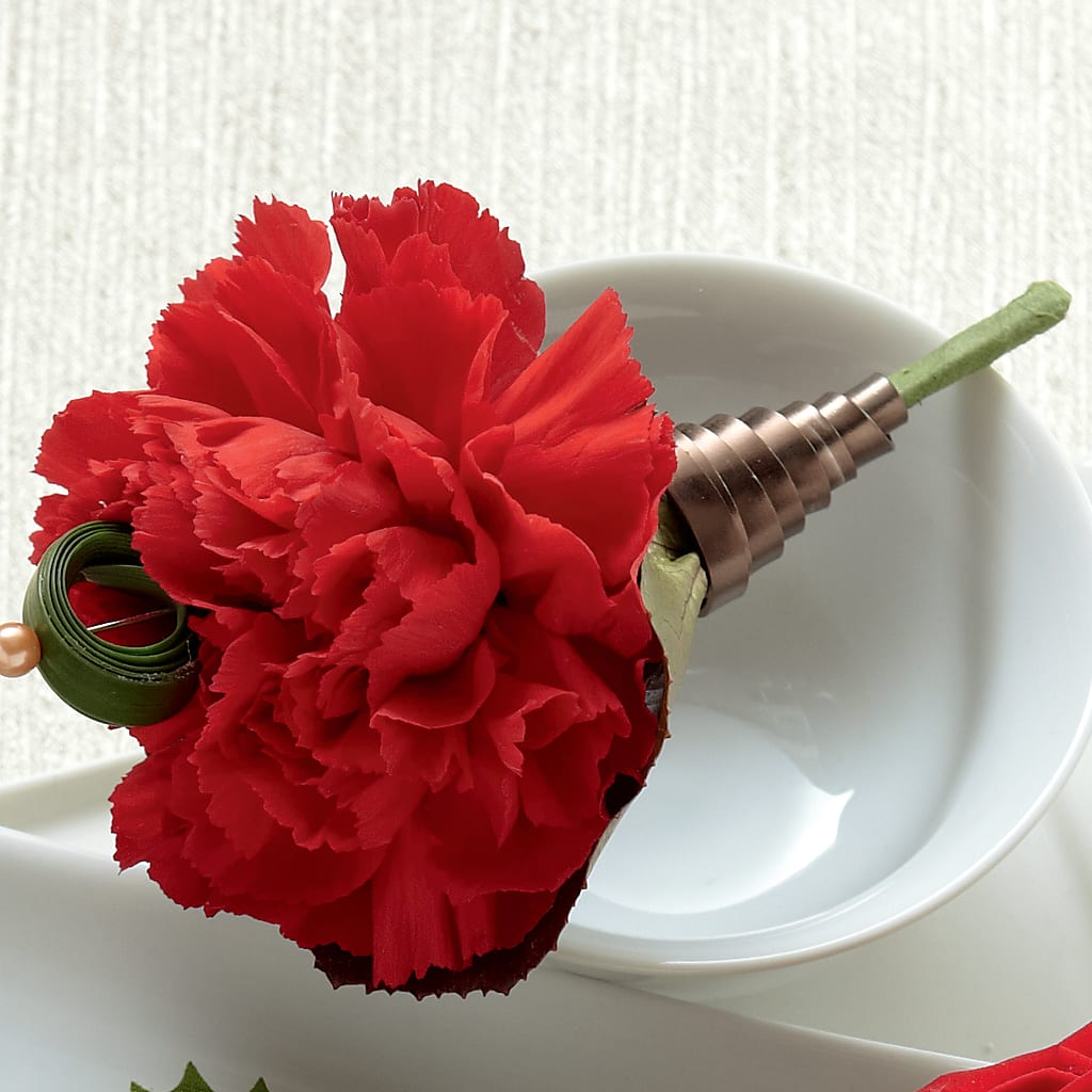 Red Carnation Boutonniere – Henderson Florist, Lebanon TN
