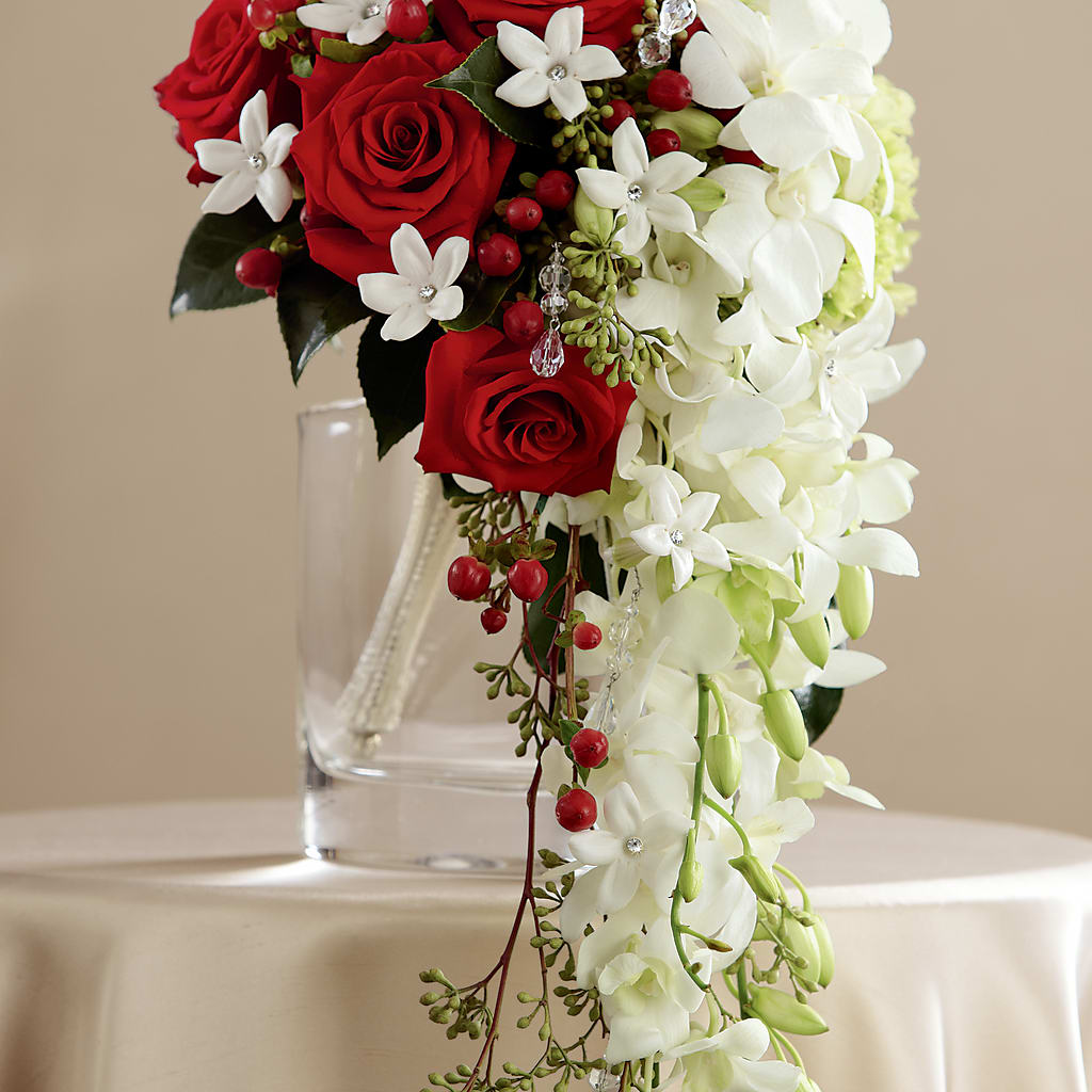 Here Comes the Bride Bouquet – Henderson Florist, Lebanon TN