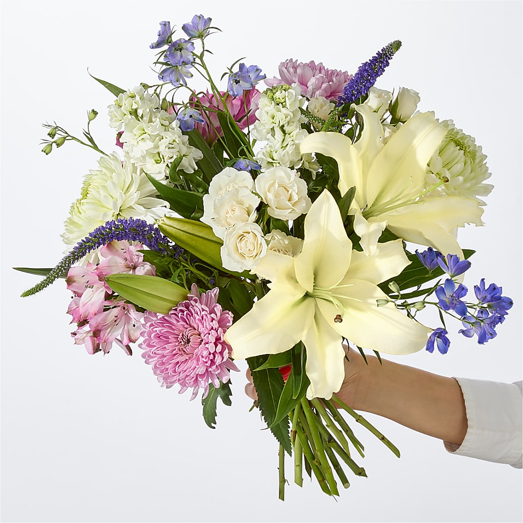 Winter Celebration Bouquet –  Henderson Florist, Lebanon TN