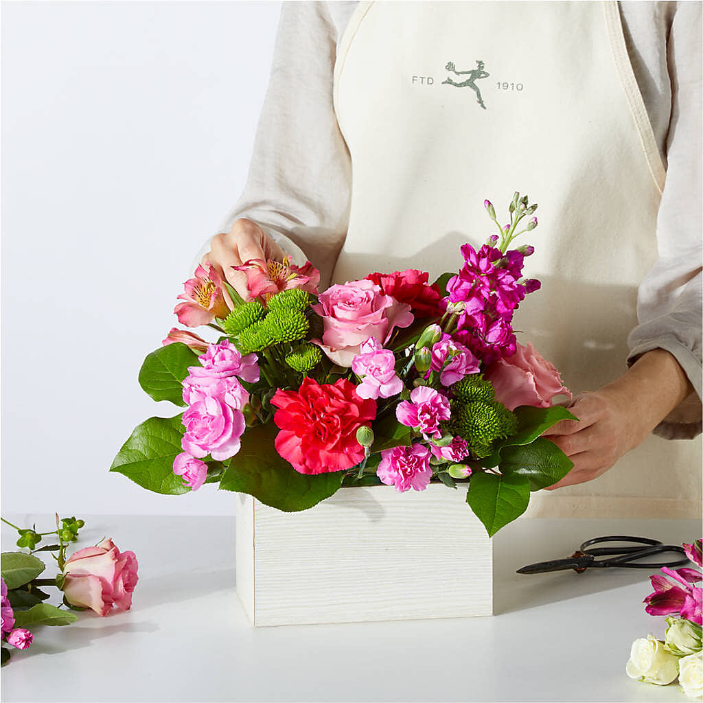 Sweetberry Box – A Florist Original –  Henderson Florist, Lebanon TN