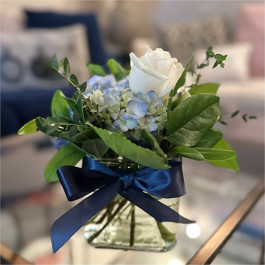 Sky Blue Delight Bouquet –  Henderson Florist, Lebanon TN