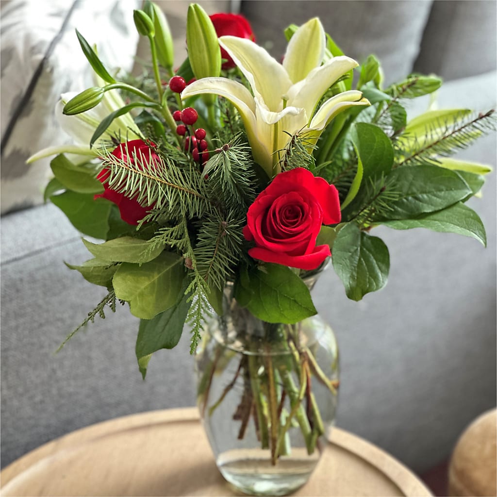 Sparkling Snowflakes Bouquet –  Henderson Florist, Lebanon TN