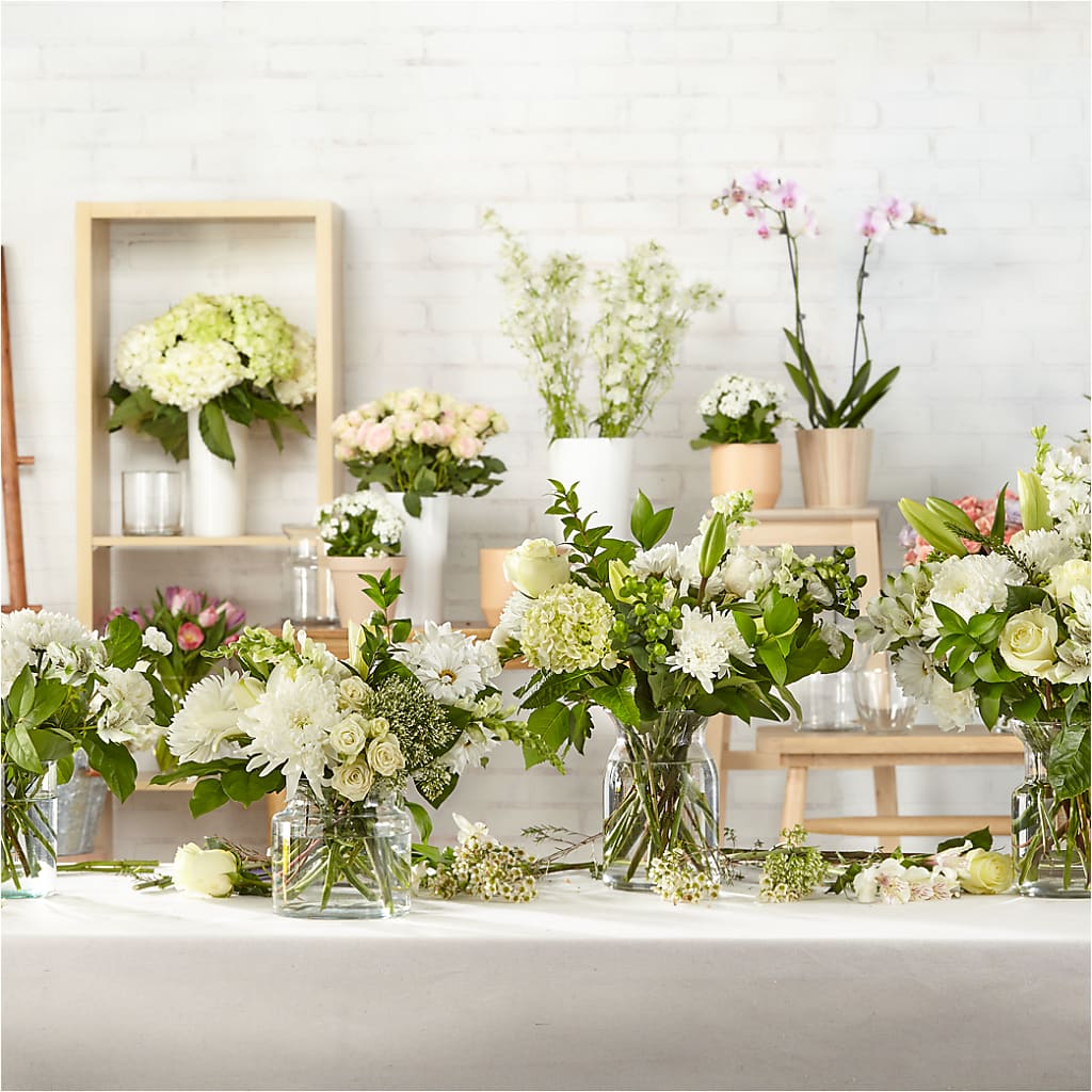 Classic Ivory – A Florist Original –  Henderson Florist, Lebanon TN