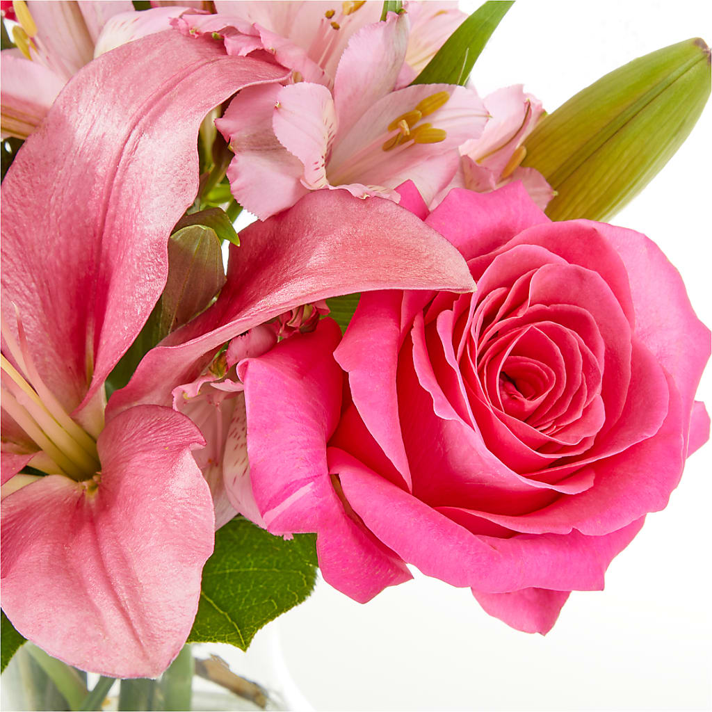 Lots of Love Bouquet –  Henderson Florist, Lebanon TN