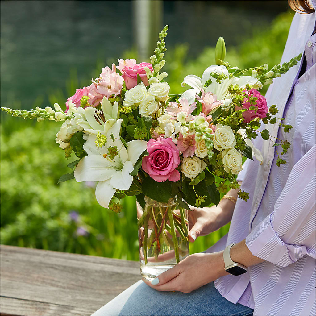 Fondly Bouquet –  Henderson Florist, Lebanon TN